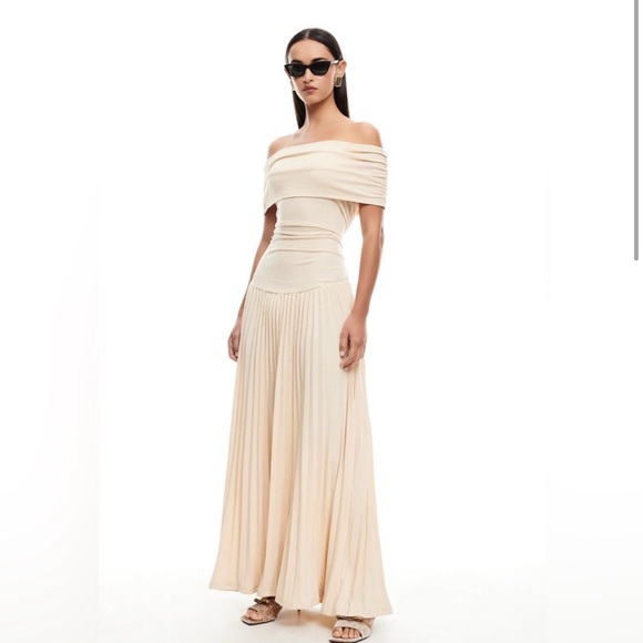 Elegant Off-Shoulder Beige Maxi Dress - Picture 2 of 9